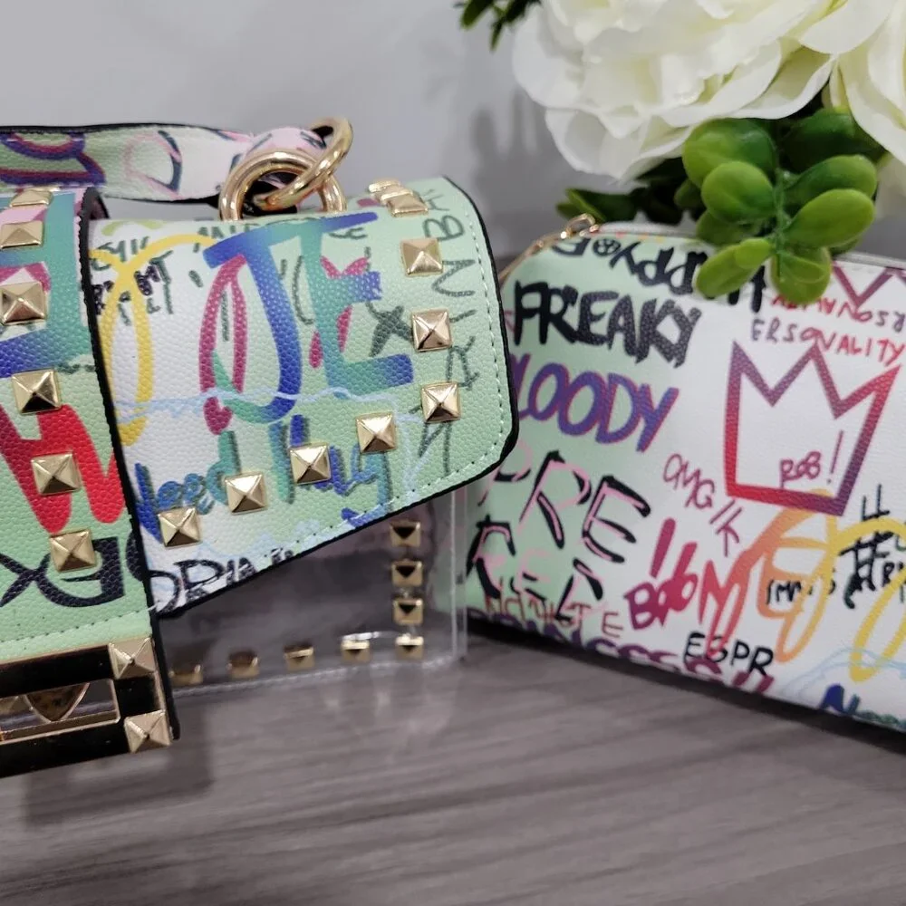 🎁 Graffiti Print Clear 2pc Crossbody Clutch w/ Studs & Removable Zippered Pouch - Picture 6 of 13